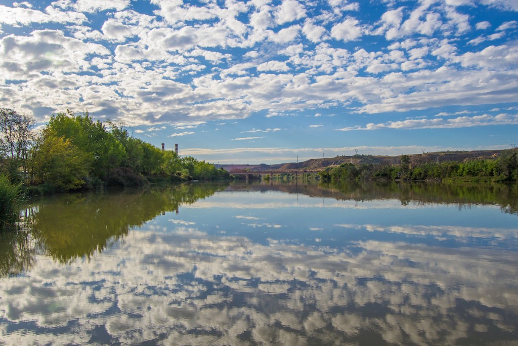 El reflejo de las nubes