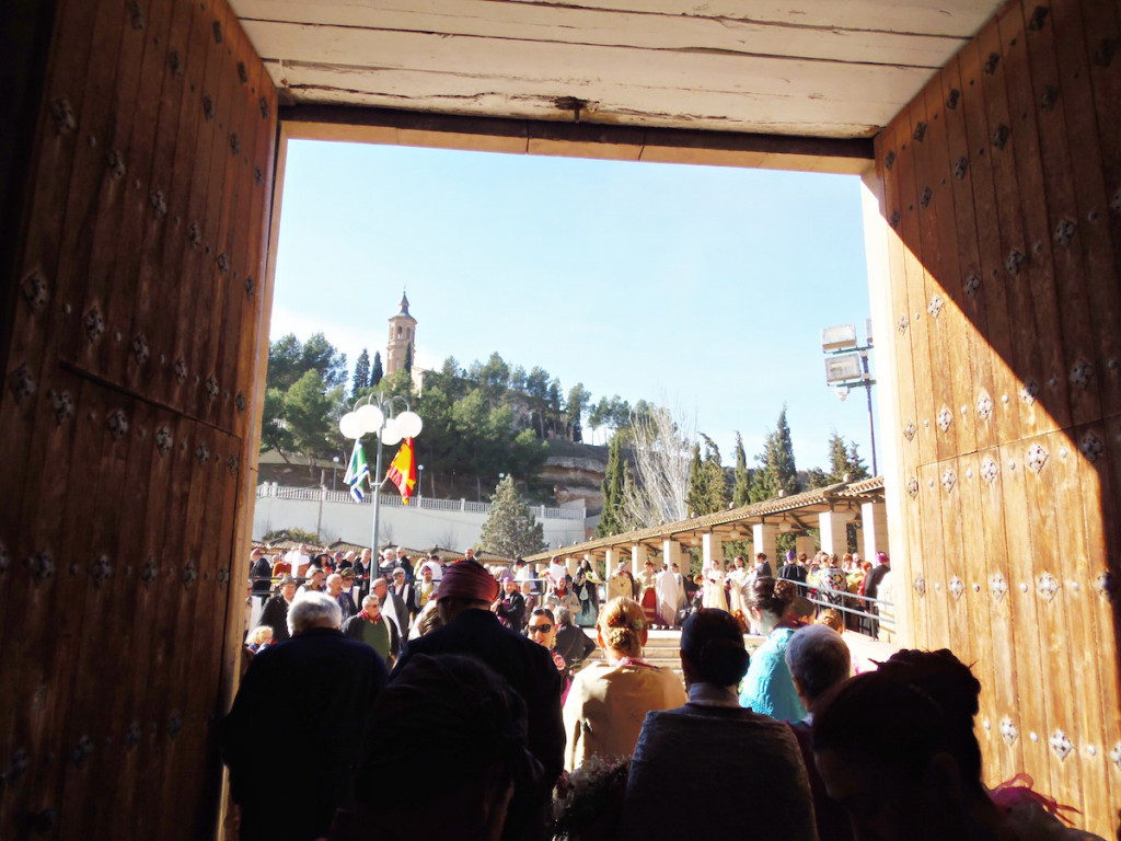 Saliendo de la Iglesia